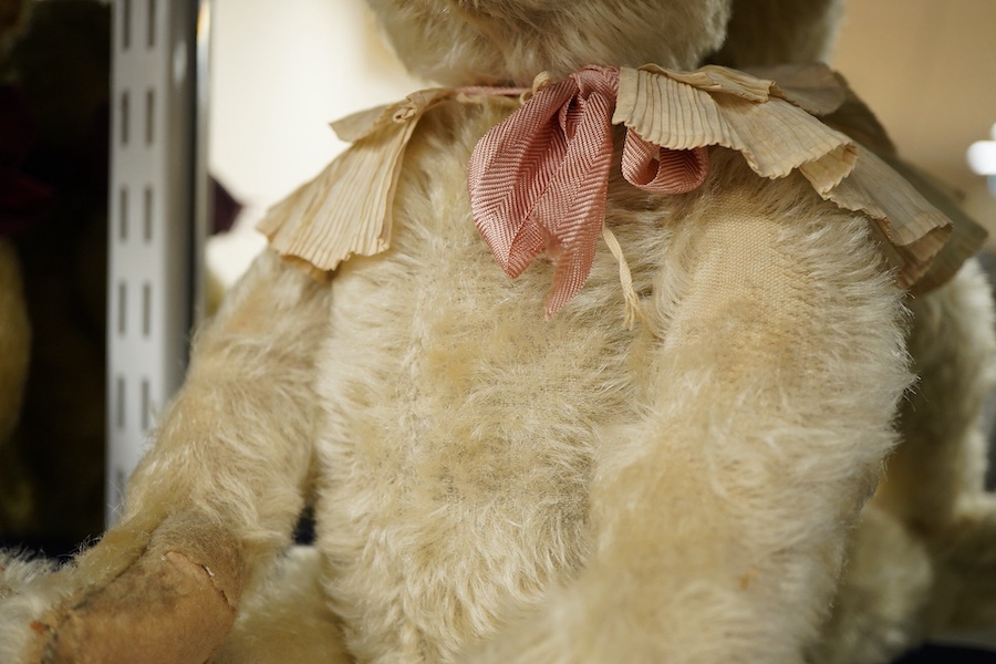 A Steiff blonde teddy bear, c.1907, approx. 36cm long